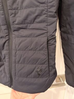 Black Diamond Women's Quilted Puffer Jacket in Navy